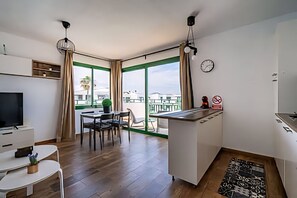 Interior - Centrally located in a quiet residential area in Costa Teguise with beach access (Costa Teguise)