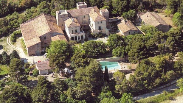 An aerial view of a large estate with multiple buildings, a swimming pool, and surrounding greenery. - demi-château de Paulignan for 15 people (TRAUSSE)