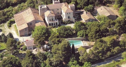 demi-château de Paulignan for 15 people