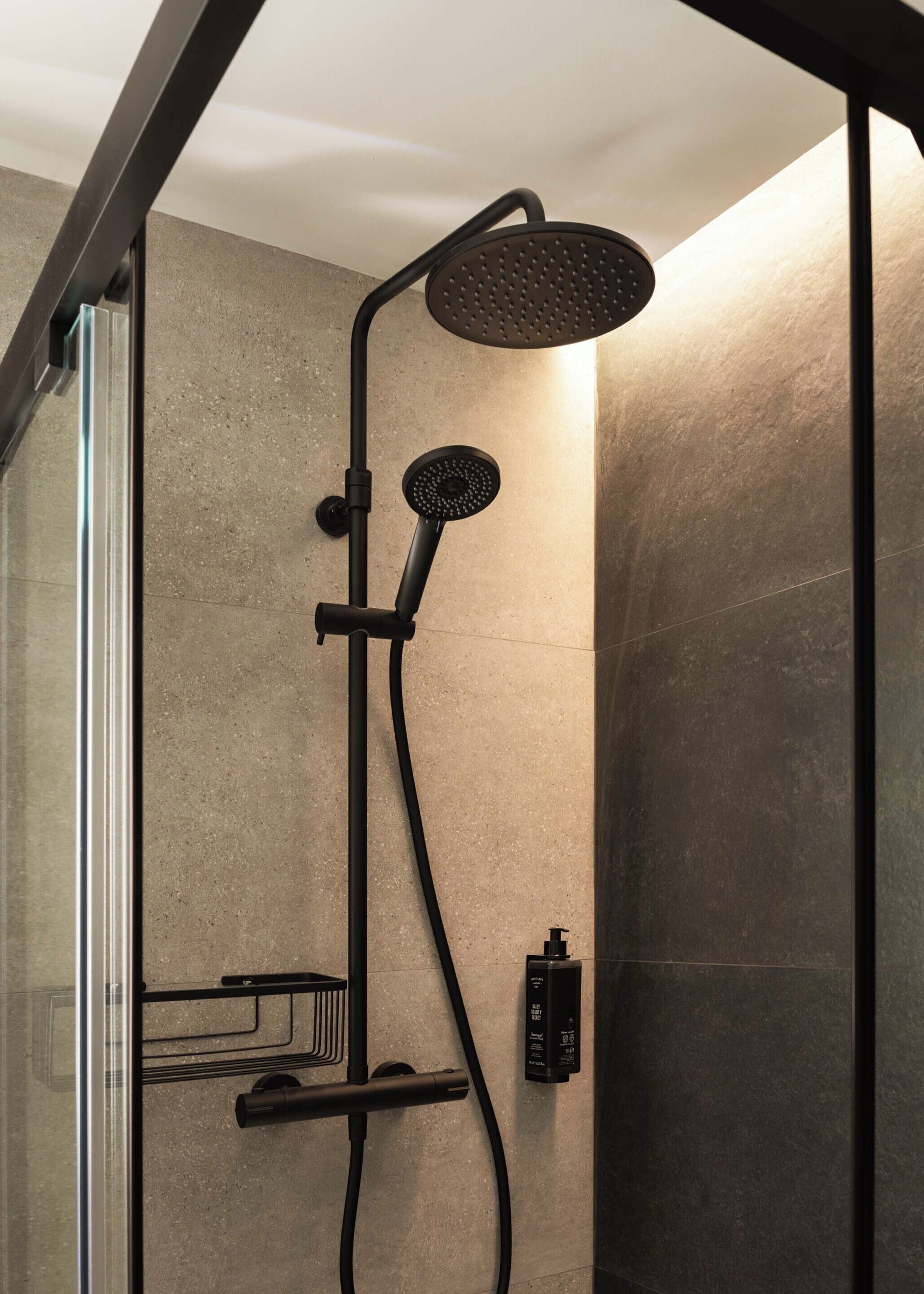 Studio with Sofa Bed | Bathroom | Shower, eco-friendly toiletries, hair dryer, towels