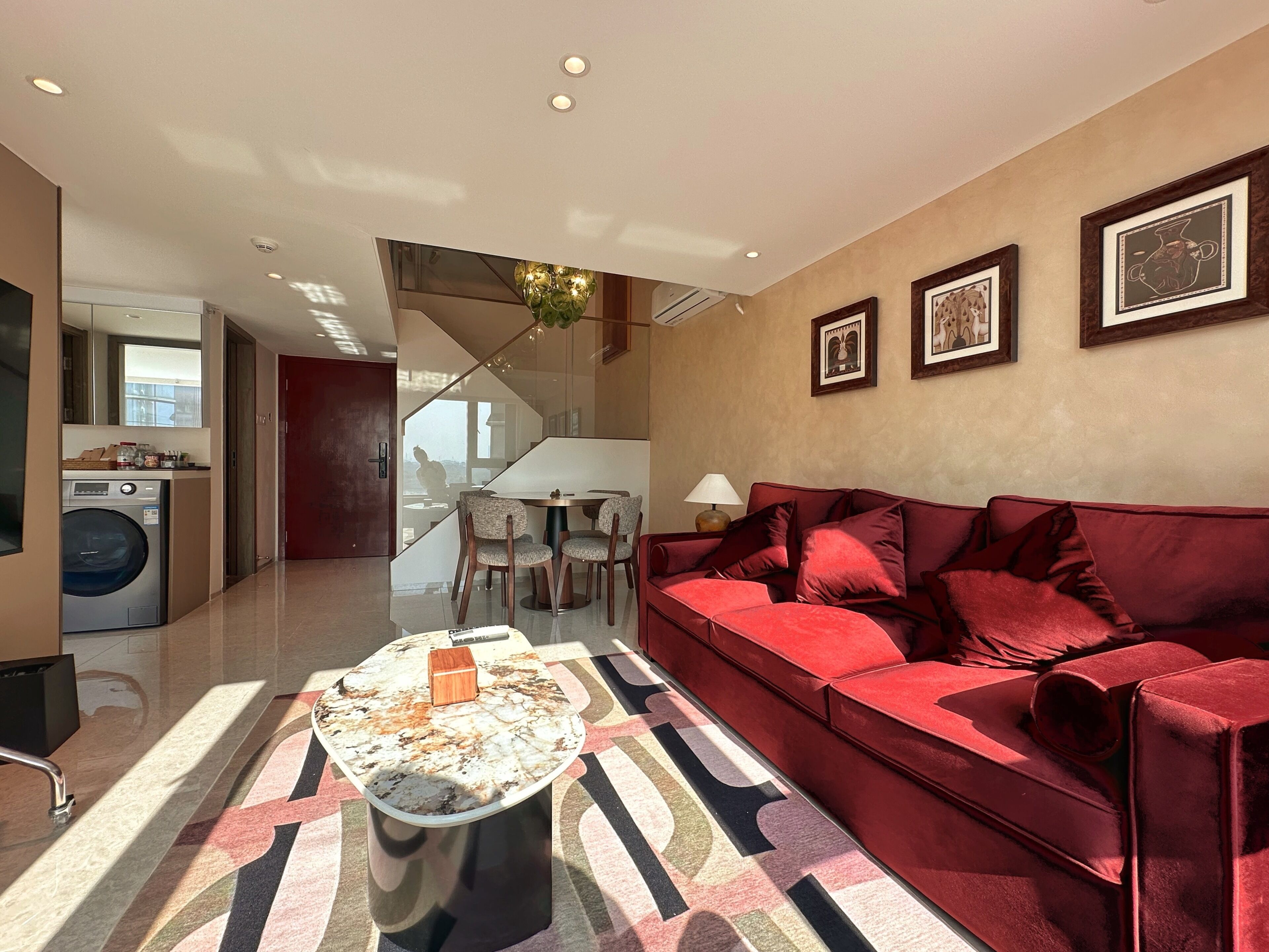 Loftsrom – deluxe, 3 soverom, kjøkken, hageområde | Innvendig