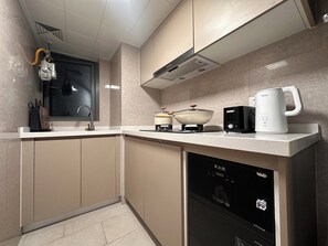 Deluxe-Loft, 3 Schlafzimmer, Küche, zum Garten hin | Eigene Küche