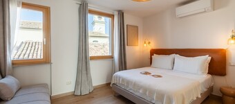 Homestay 'Residenza Tre Cuori' with Lake View, Wi-Fi and Air Conditioning