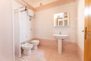 Bathroom - Apartment a few steps from the sea in Gallipoli CVG106 (Puglia)