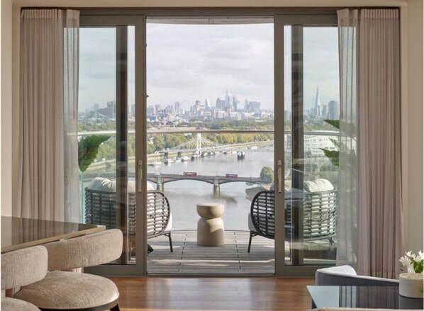 Interior - Legacy Lane 44th Floor Three Bedroom Apartment (London)