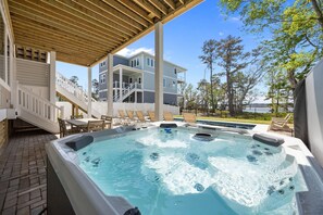 Outdoor spa tub - BRAND NEW Saltaire 8 Bedroom Luxury Home at Water Oak (Kill Devil Hills)