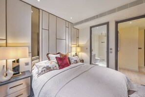 Room - Executive Rainbow Ridge 4th Floor London Apartment (London)