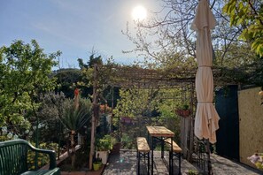Outdoor dining - S360 - Sirolo, townhouse with patio (Sirolo)