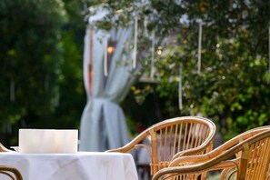 Outdoor dining - Agriturismo Delo Relais (Verona)