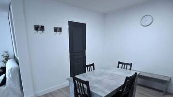 House | 2 bilik tidur