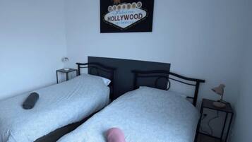 2 bedrooms