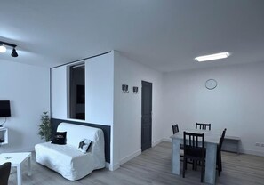 House | 2 bedrooms - Chez Serge N 103 Wifi Parking Gratuit 4 Pers (Noeux-les-Mines)