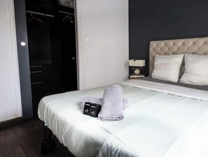 Room - La Terrasse Proche des Places 2 Chambres (Arras)