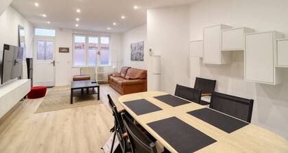 Maison Proches des Places Avec Stationnement