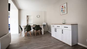 2 bedrooms