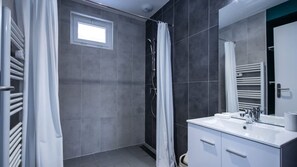 House | 2 bedrooms - Chez Felix Maison 2 Chambres (Loffre)