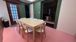 House - Maison 5 Chambres et Parking Gratuit (Arras)