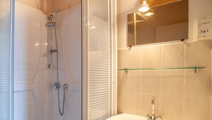 Rumah | 4 kamar tidur