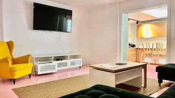 House | 8 bedrooms