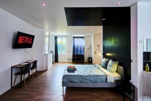 Room - Grand Studio Avec Balneo Proche Gare (Tourcoing)