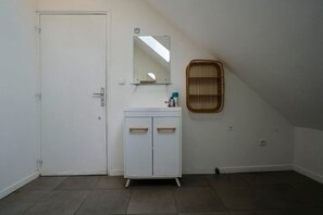 Room - En d Placement 10 les Combles Wifi Gratuit (Tourcoing)