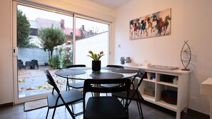 House | 5 bedrooms - La Villa Douaisienne Central Terrasse Privee (Douai)