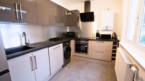 House | 5 bedrooms - La Villa Douaisienne Central Terrasse Privee (Douai)