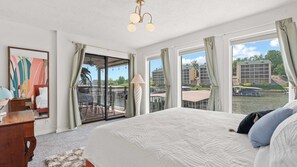 Condo, varias camas, balcón (Daylight Cove) | 2 habitaciones, decoración personalizada y muebles diferentes 
