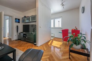 Living area - Apartment for 2 people with private parking and terrace (Crikvenica)