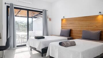 3 bedrooms, in-room safe, iron/ironing board, travel crib