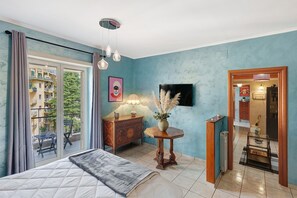 Iron/ironing board, WiFi, bed sheets - Antonio's Home: Pet-Friendly Retreat (Napoli)