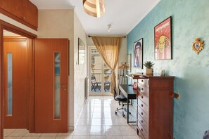 Interior - Antonio's Home: Pet-Friendly Retreat (Napoli)