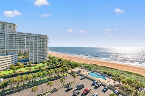Oceanside Pool