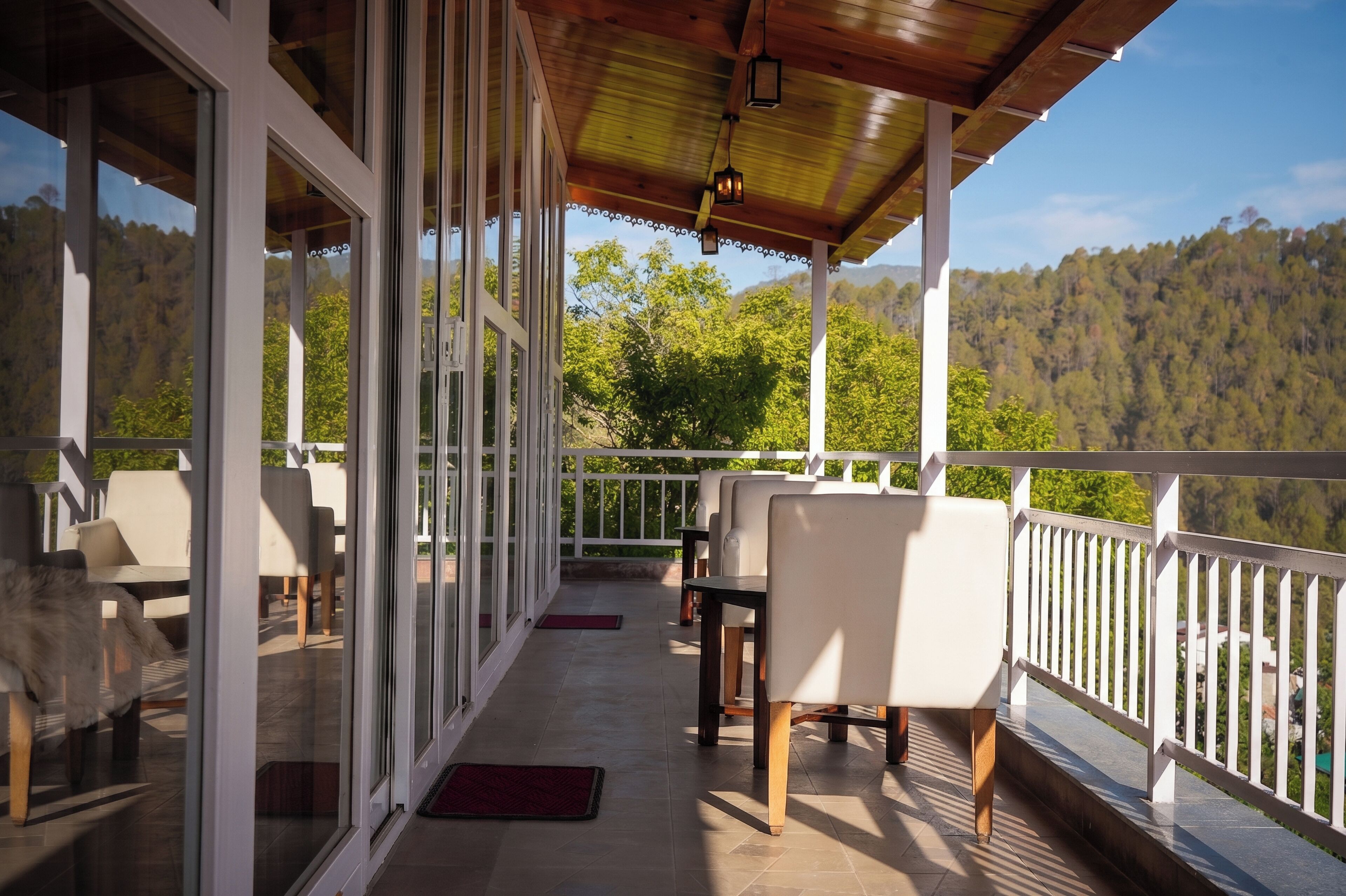 Chambre Familiale | Vue depuis le balcon