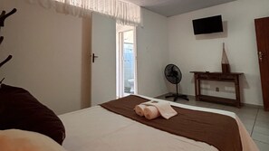 Standard Quadruple Room | Free WiFi - Pousada Recanto (Santana do Riacho)