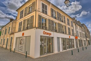 Exterior - ✨ Apartment Marie-Antoinette | Elegance & Prestige in the pedestrian center (Fontainebleau)