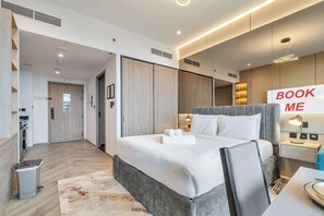 Strykjärn/strykbräda, wi-fi och sängkläder