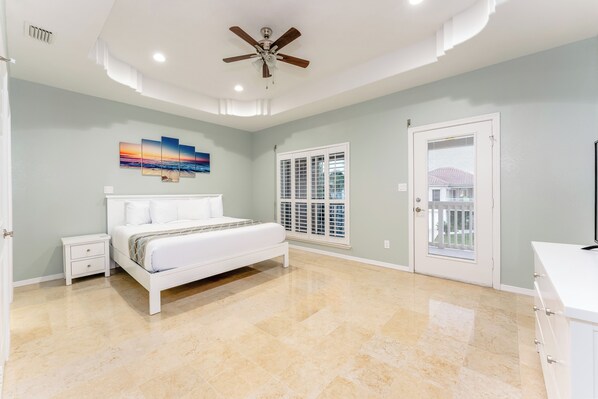 Iron/ironing board, Internet, bed sheets - Palmetto Villa - Renovated Townhome With Private Pool! (South Padre Island)