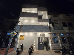 Exterior - Peaceful 1BHK 🌿 WiFi near by GT Mall, Airport” ✅ Jawahar circle malviya nagar (Jaipur)