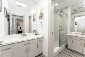 Hair dryer, towels - Gulfpoint 2309 - Newly Renovated 3 Bedroom with View (South Padre Island)