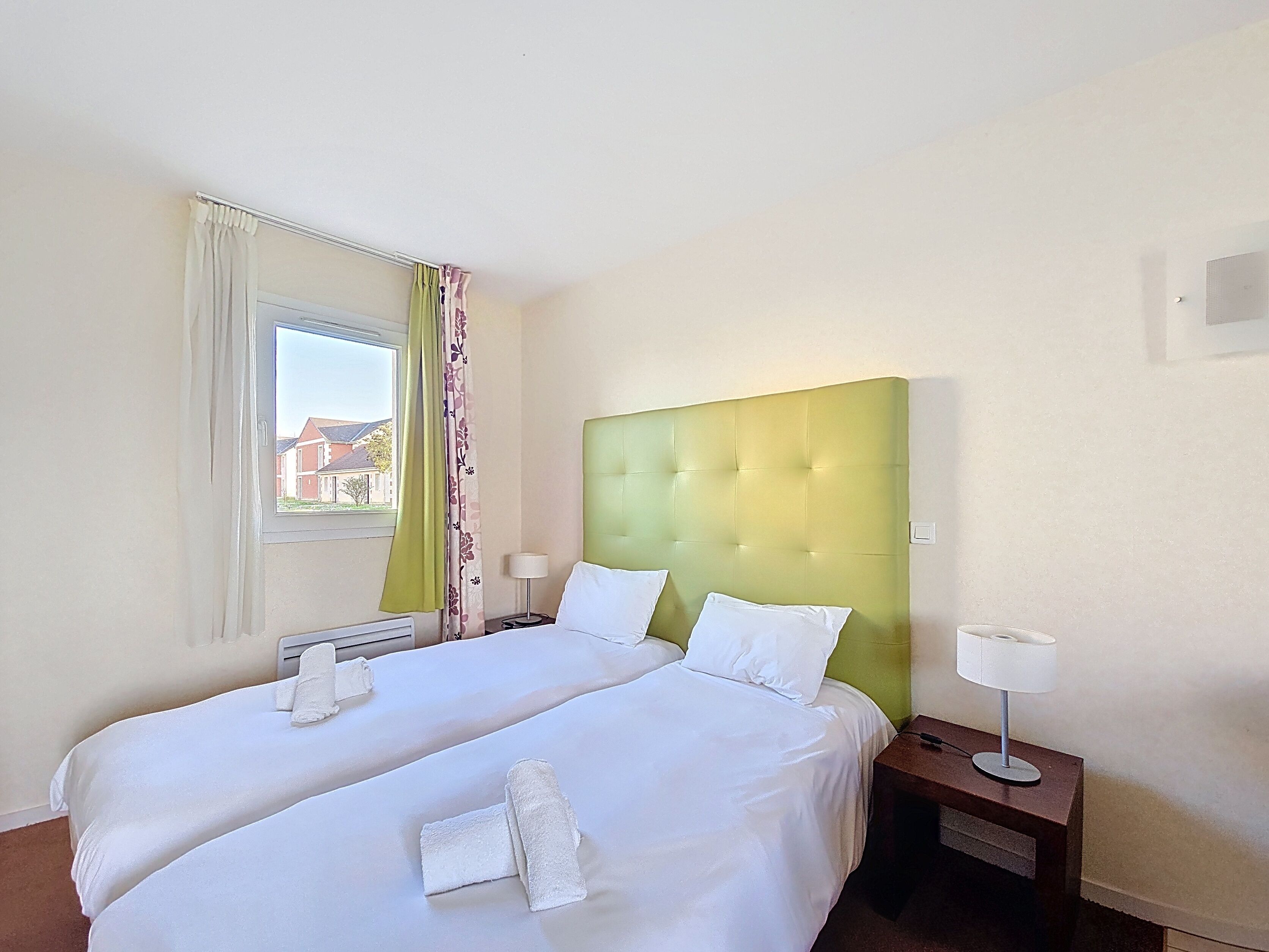 Estudio, 2 camas individuales