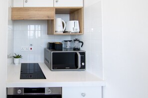 Private kitchen - Phaedrus Living: Seafront Residence Lighthouse 52 (Paphos)