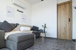 Living area - Phaedrus Living: Seafront Residence Lighthouse 52 (Paphos)