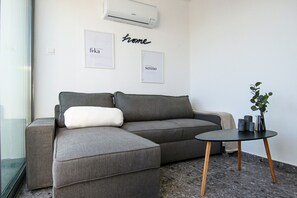 Living area - Phaedrus Living: Seafront Residence Lighthouse 52 (Paphos)