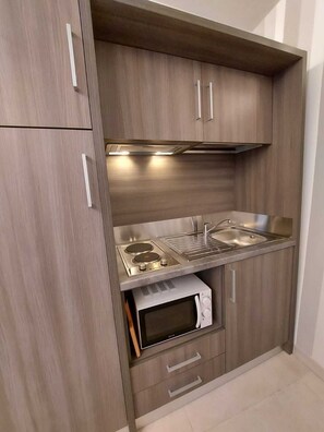 Private kitchen - ELEGANT APATMENT IN URBANIA'S HISTORIC CENTER, MARCHE-PICCOLPASSO20 (Urbania)