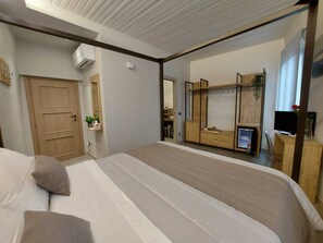 Iron/ironing board, free WiFi, bed sheets - ELEGANT APATMENT IN URBANIA'S HISTORIC CENTER, MARCHE-PICCOLPASSO20 (Urbania)