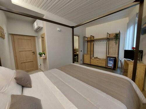 ELEGANT APATMENT IN URBANIA'S HISTORIC CENTER, MARCHE-PICCOLPASSO20