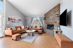 Smart TV - Sunset Soaks, Hot Tub, Firepit, Charming (Sedona)