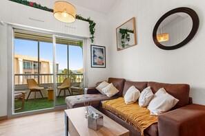TV - Moréa – Air-conditioned Apartment with Pool and Tennis in Fréjus (Fréjus)