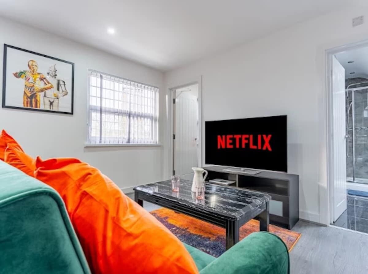Modern Apartment Near City & Transport Links - Sutton Coldfield